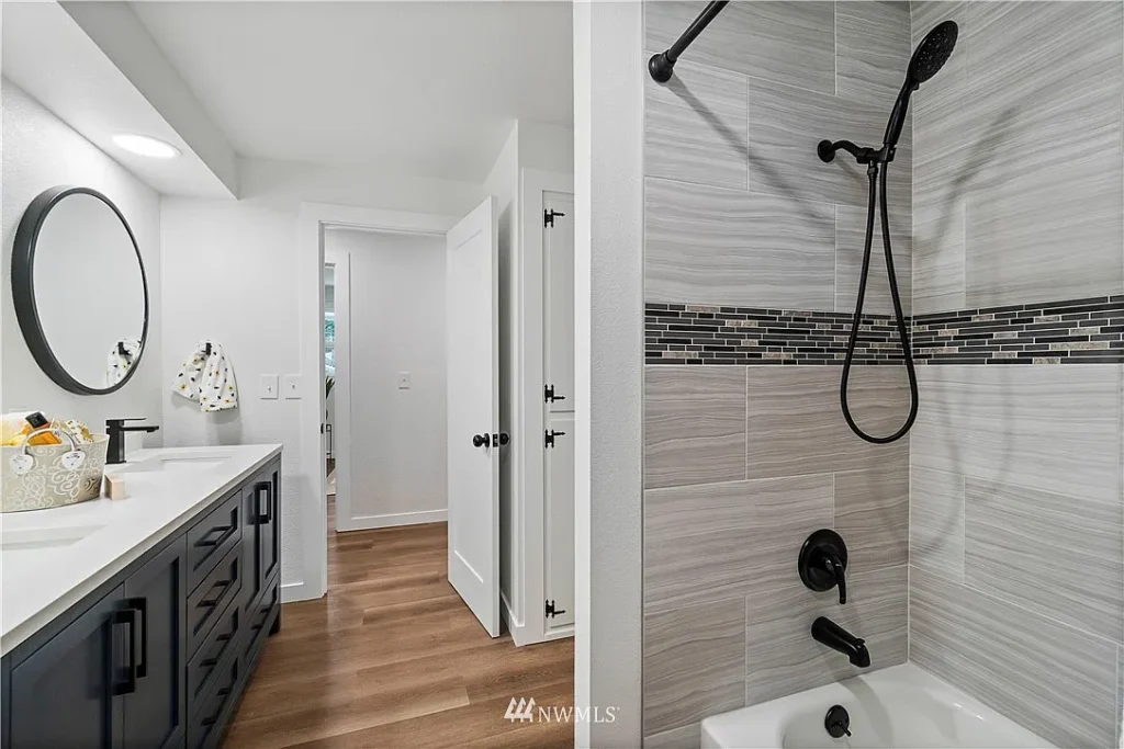 1a1d38bb76a00fcda9f209ec4bd41930-uncropped_scaled_within_1536_1152