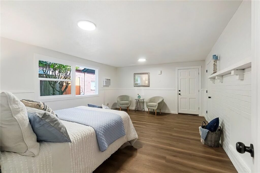 8f417baf981172b67bcf103b8ecf5f5b-uncropped_scaled_within_1536_1152~2